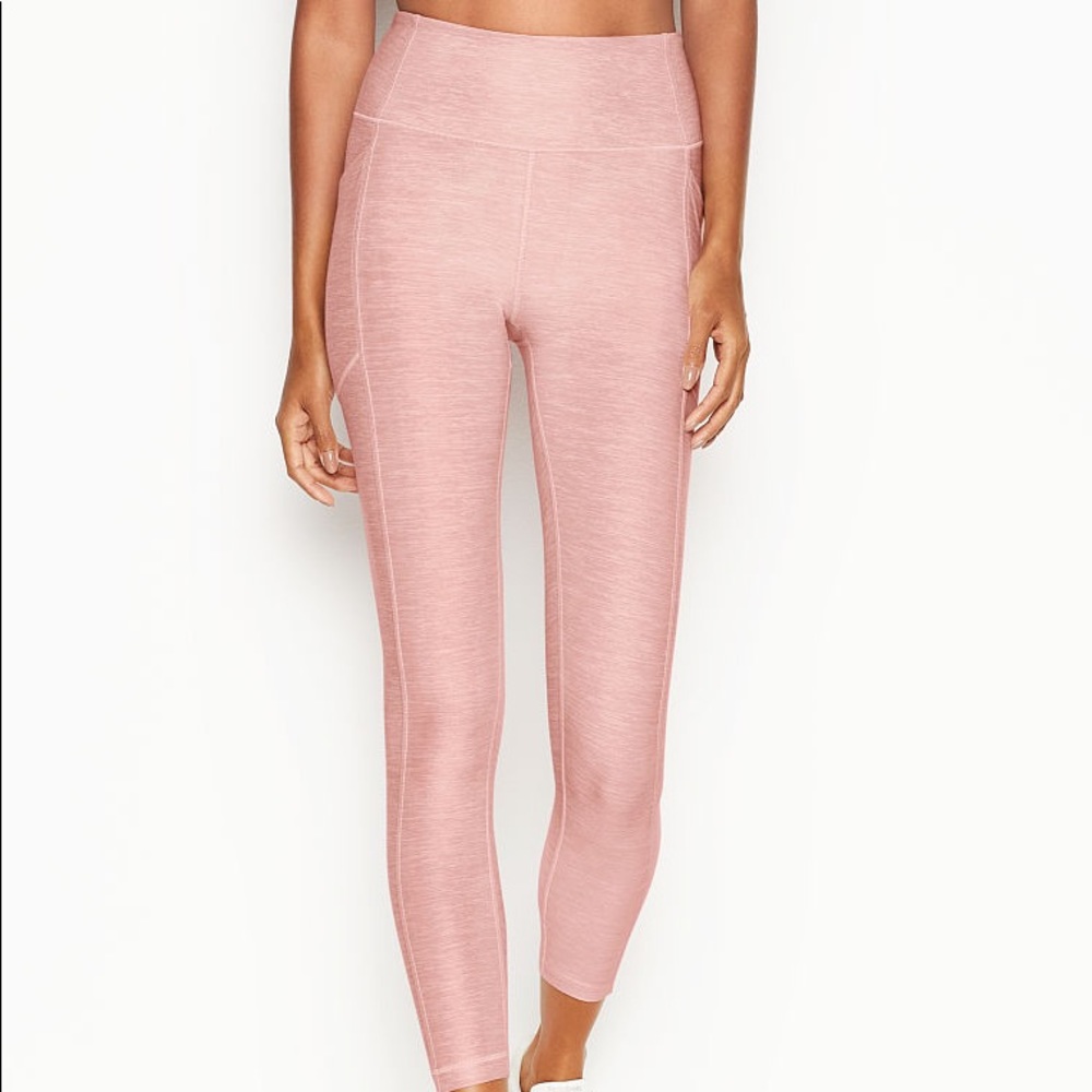 Victoria’s Secret Incredible Essential Leggings